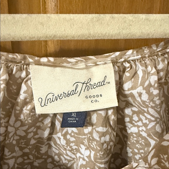 Universal Thread Brown Patterned Ruffle Blouse - Picture 2 of 2